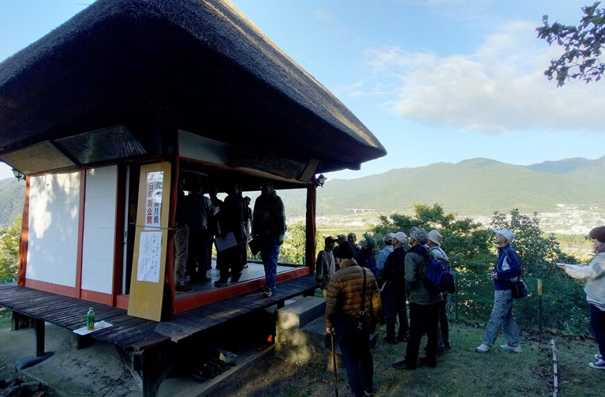 網掛「十六夜観月殿」　月の都にぴったり