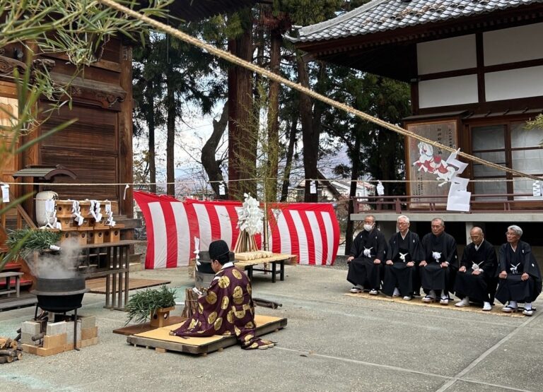 「大頭祭」前準備、釜清め神事 - 日本遺産 月の都千曲