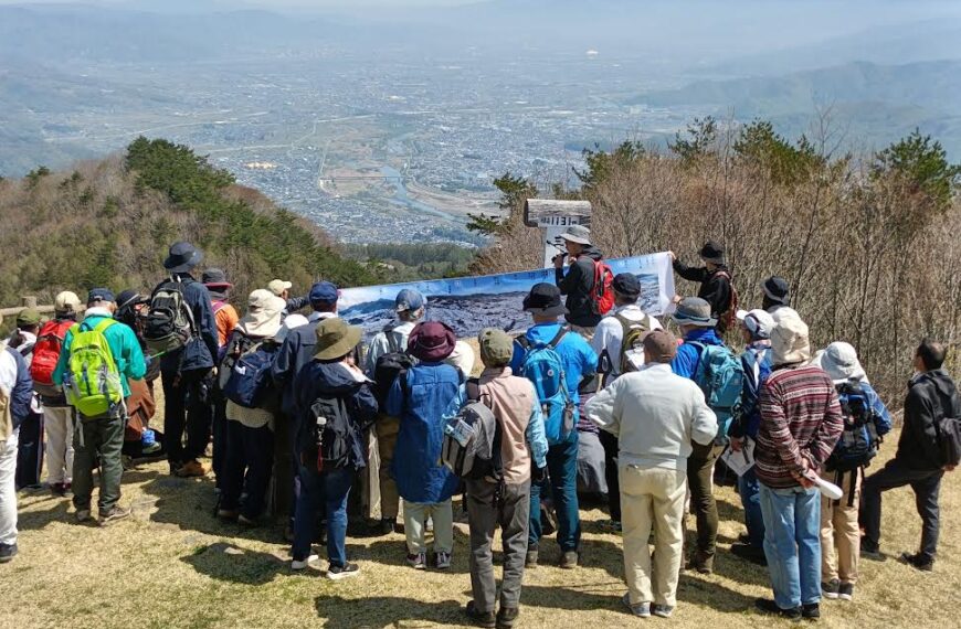 三峯山大崩壊は地震がきっかけ？